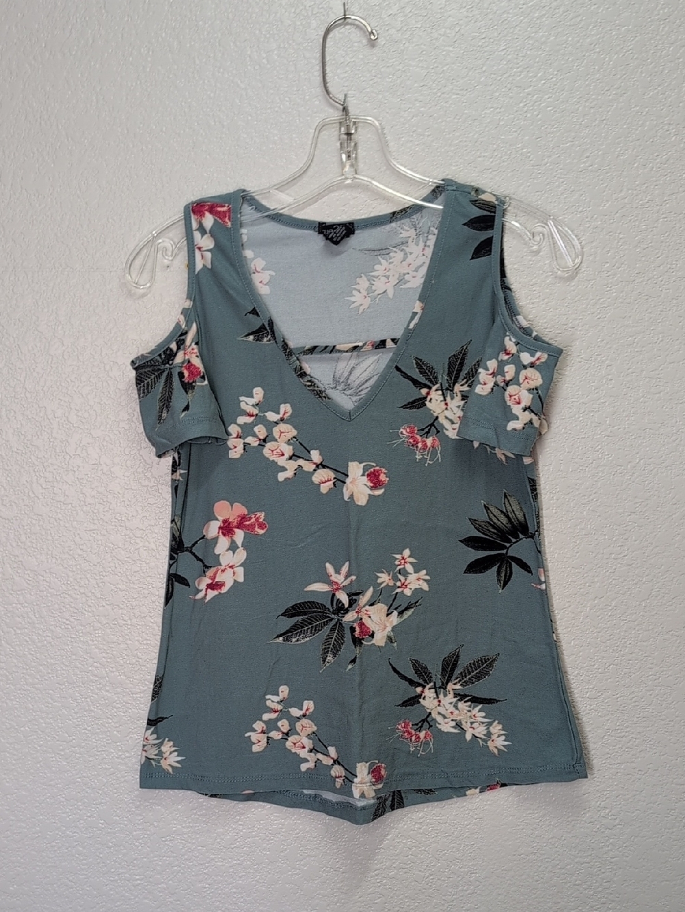 🌷Rue 21 - Womans- Small Cold Shoulder Short Sleeve